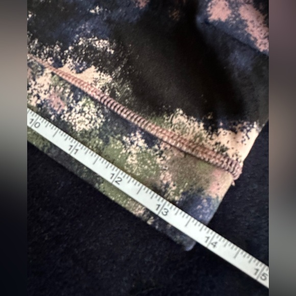 Jenni large work out top.  Purplish hues.   Comfortable 💜 - Picture 2 of 11